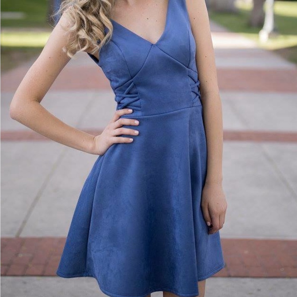 Elegant Blue Sleeveless Dress